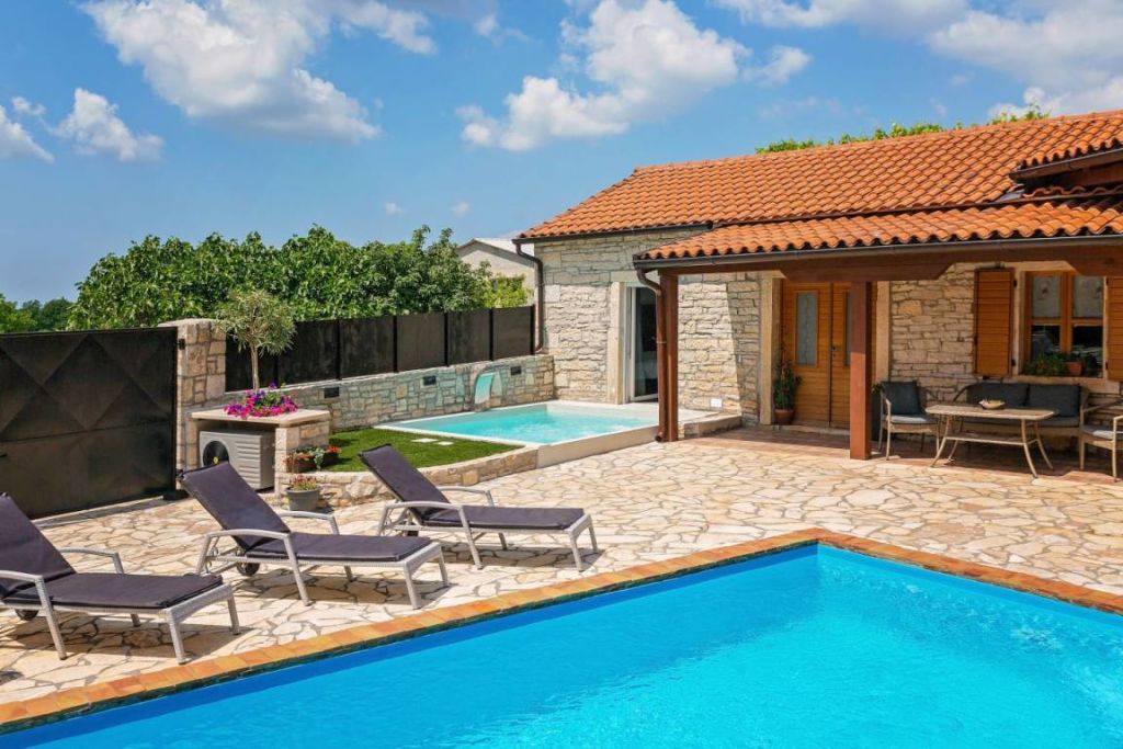 Gruppen Familienfreundliche Villa In Kroatien Urlaubspiraten